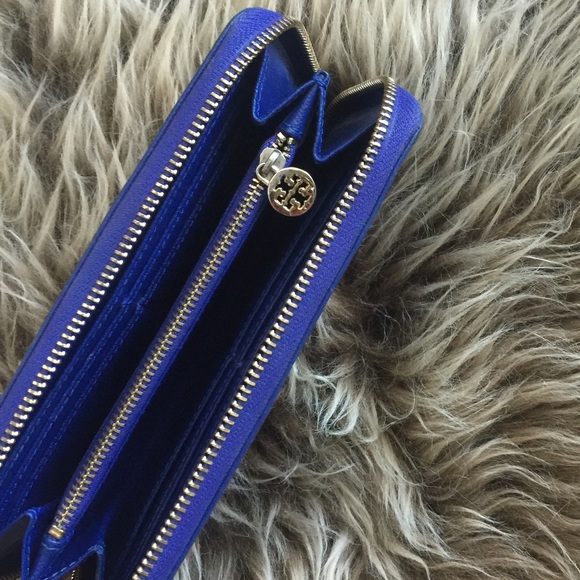 Sale!!! Tory Burch wallet - Picture 3 of 8